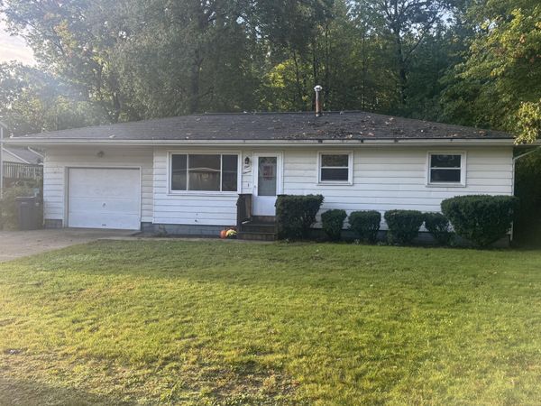 111 W Oak Street, Fruitport, MI 49415
