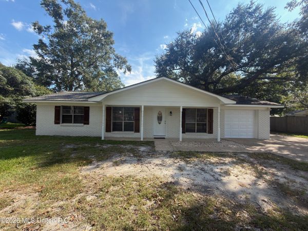 905 Laura Street, Long Beach, MS 39560