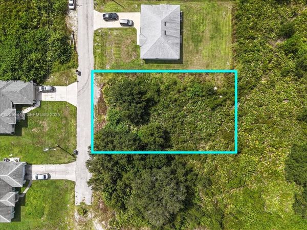 3702 25 ST SW, Lehigh Acres, FL 33976