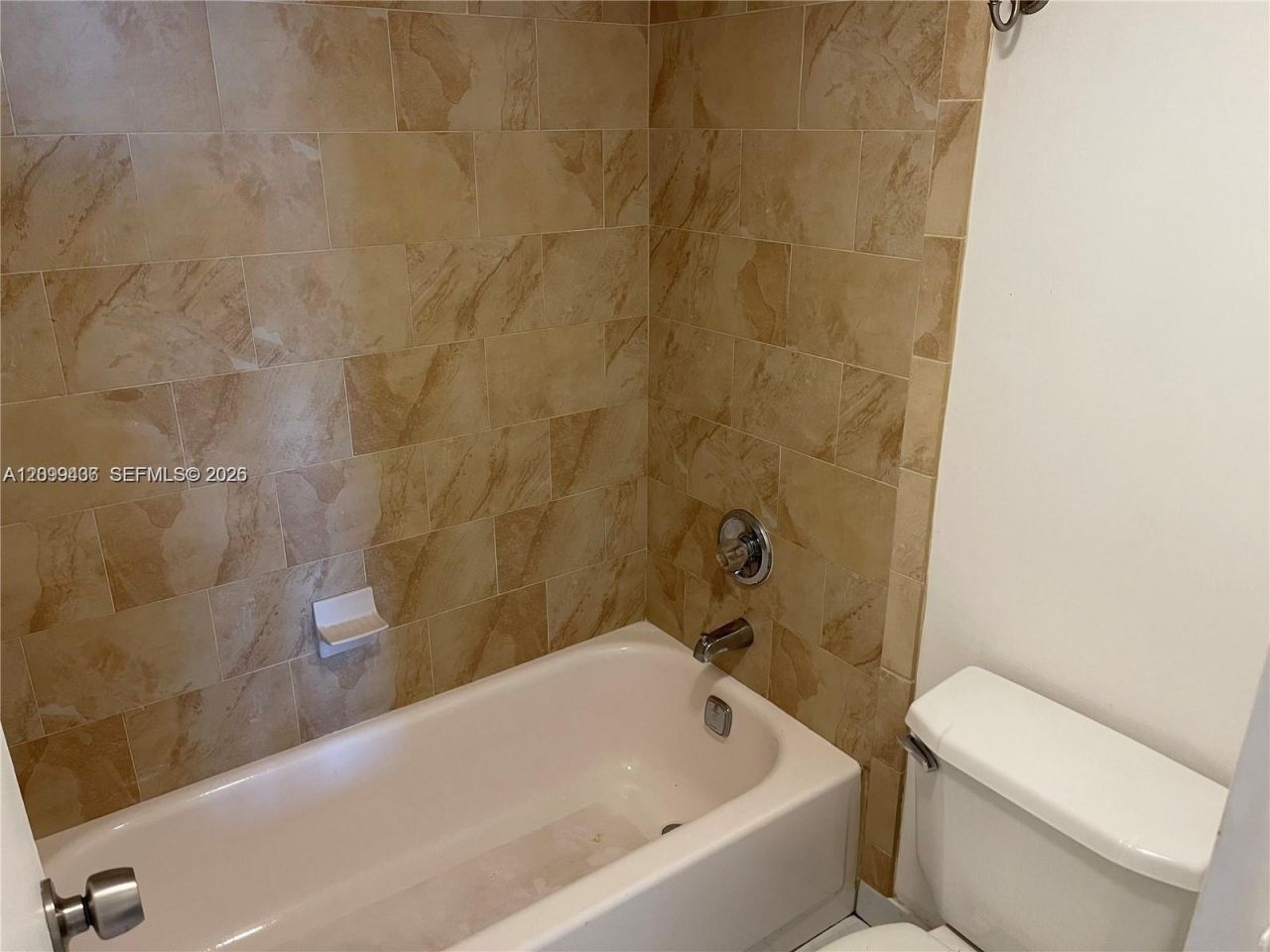 100 Bayview Dr , Unit 812, Sunny Isles Beach, FL 33160 Photo