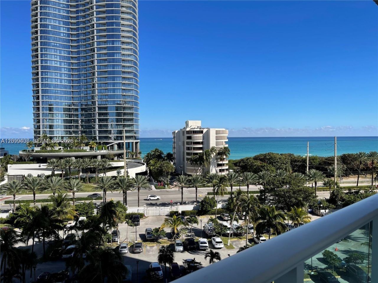 100 Bayview Dr , Unit 812, Sunny Isles Beach, FL 33160 Photo