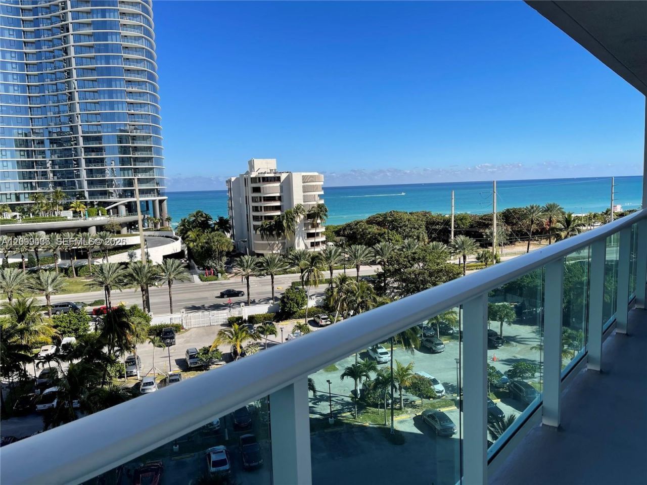 100 Bayview Dr , Unit 812, Sunny Isles Beach, FL 33160 Photo
