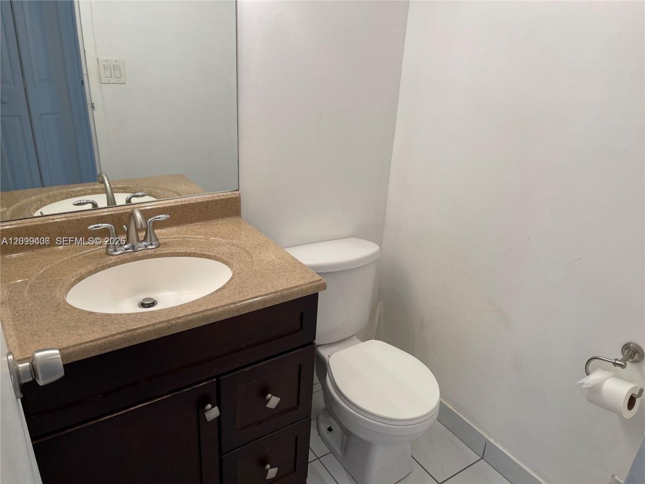 100 Bayview Dr , Unit 812, Sunny Isles Beach, FL 33160 Photo