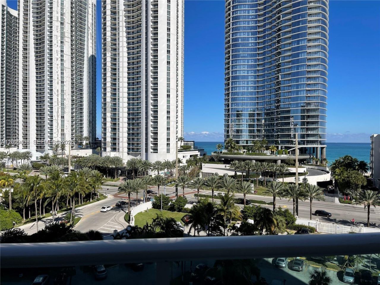100 Bayview Dr , Unit 812, Sunny Isles Beach, FL 33160 Photo