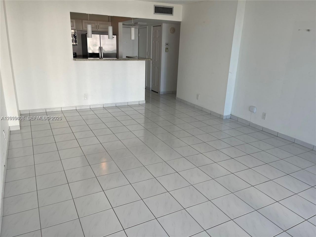 100 Bayview Dr , Unit 812, Sunny Isles Beach, FL 33160 Photo