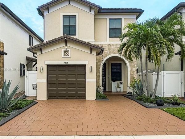 3418 W 108th St , Hialeah, FL 33018