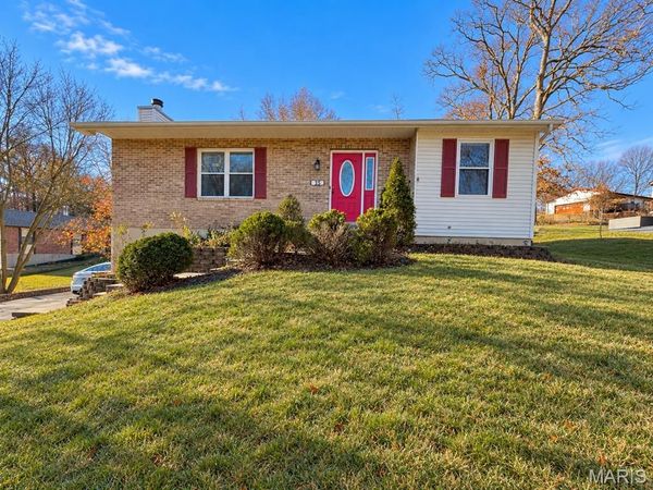 15 Toni Trails Court , Fenton, MO 63026