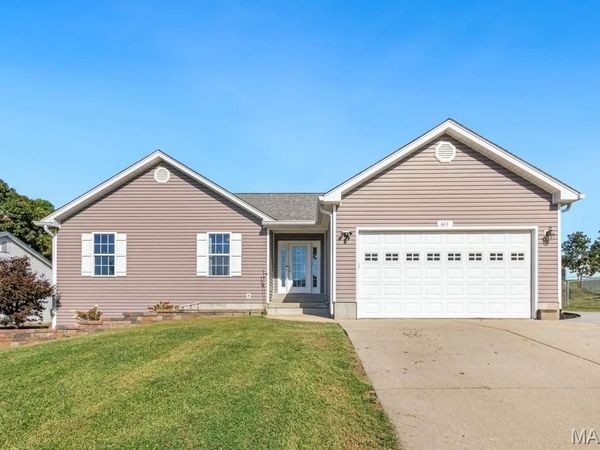603 Meadow Oaks Drive , St Clair, MO 63077