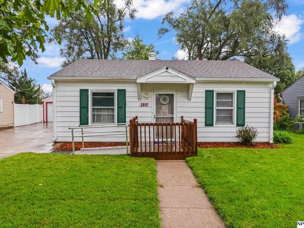 2807 Crawford Street, Bellevue, NE 68005