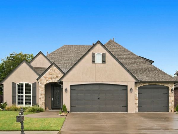 14561 S Lakewood Avenue, Bixby, OK 74008