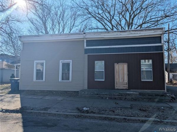 165 Erie Street , Lockport, NY 14094