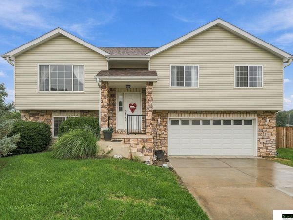 11030 N 136th Place, Waverly, NE 68462