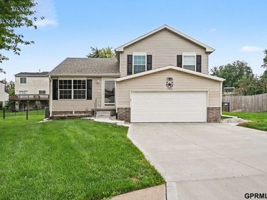 13526 Westport Circle, Bellevue, NE 68123