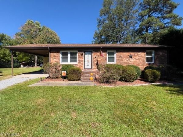 4851 Westray Lane , Walkertown, NC 27051