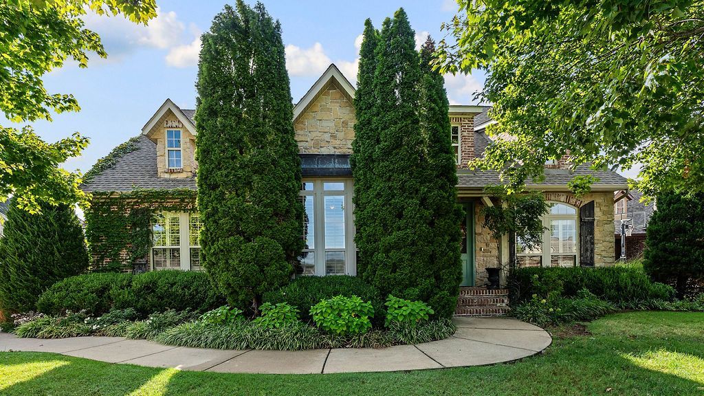 4302 W Willowbend Drive, Rogers, AR 72758 Main Photo