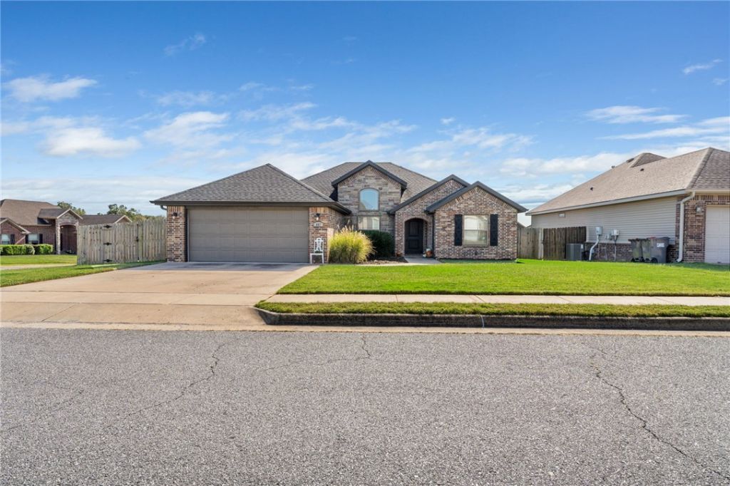 807 Sand Street , Cave Springs, AR 72718 Main Photo