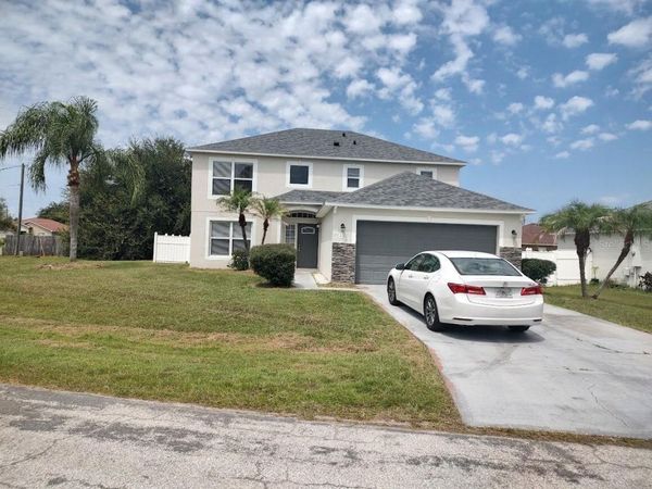 680 BASINGSTOKE COURT , KISSIMMEE, FL 34758