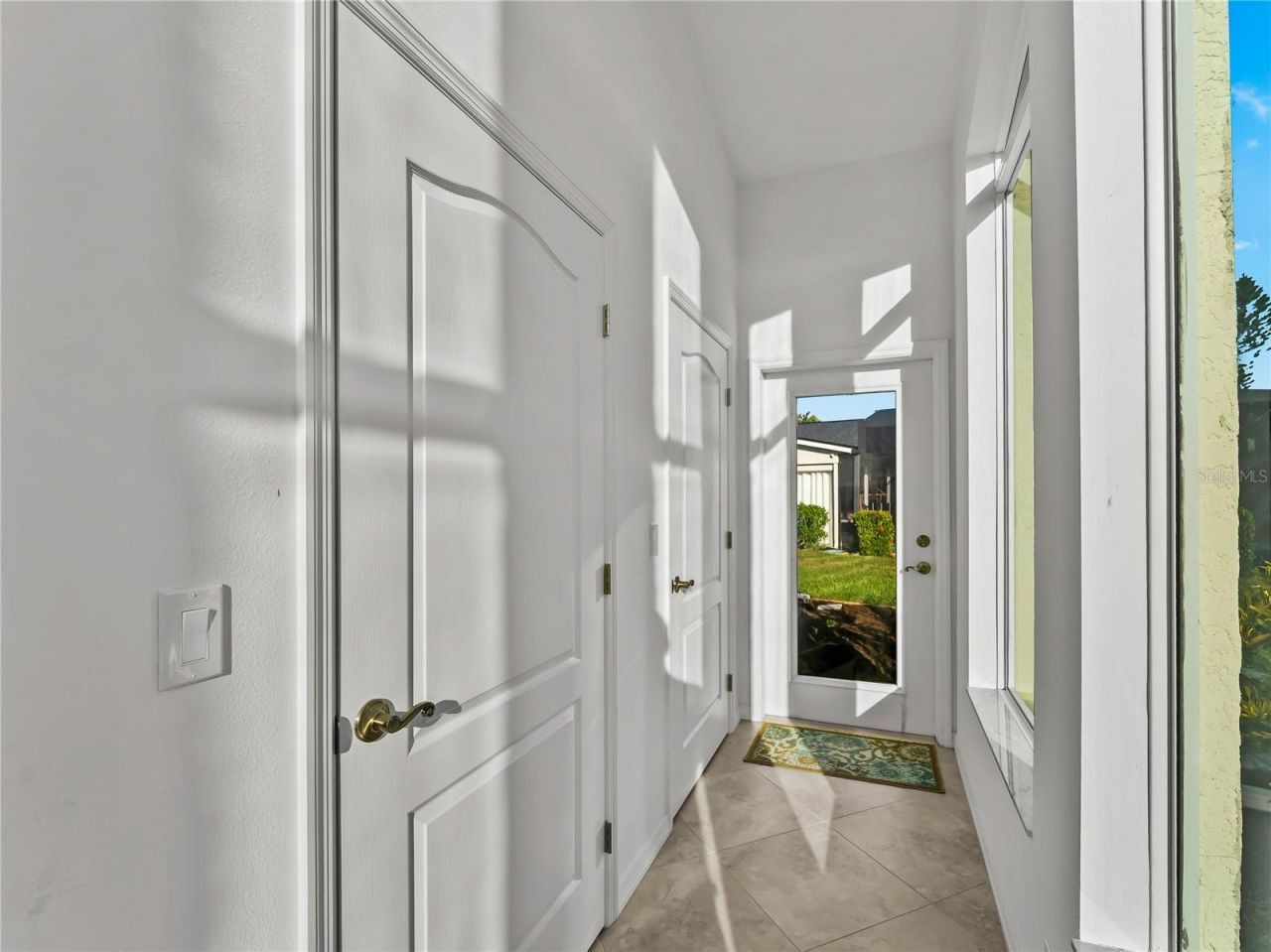 5121 Palm Aire Drive , Sarasota, FL 34243 Photo