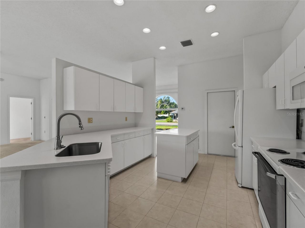 5121 Palm Aire Drive , Sarasota, FL 34243 Photo