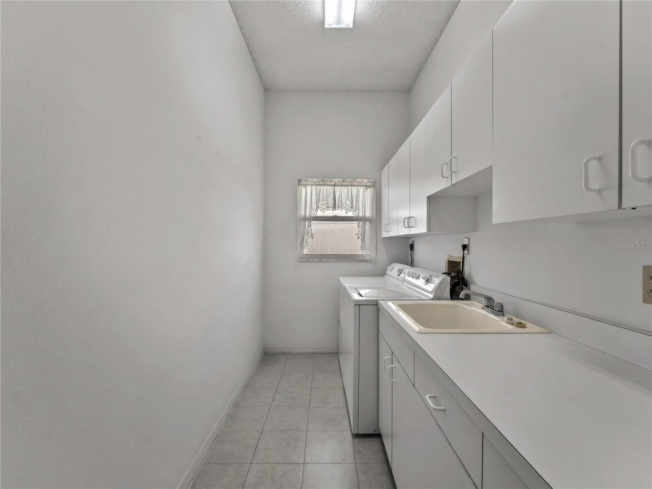 5121 Palm Aire Drive , Sarasota, FL 34243 Photo