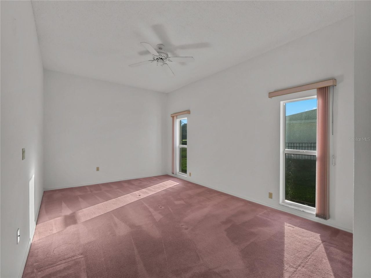 5121 Palm Aire Drive , Sarasota, FL 34243 Photo