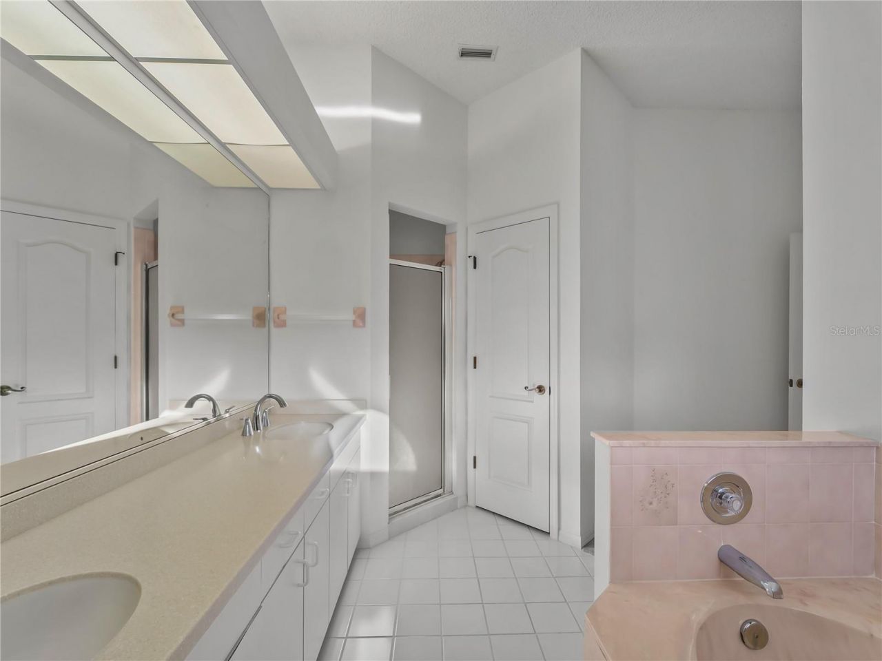 5121 Palm Aire Drive , Sarasota, FL 34243 Photo