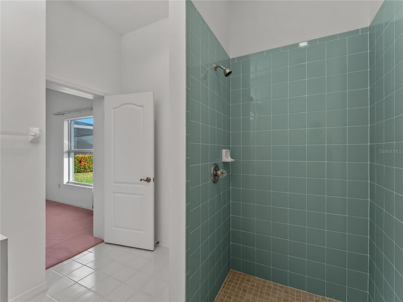5121 Palm Aire Drive , Sarasota, FL 34243 Photo