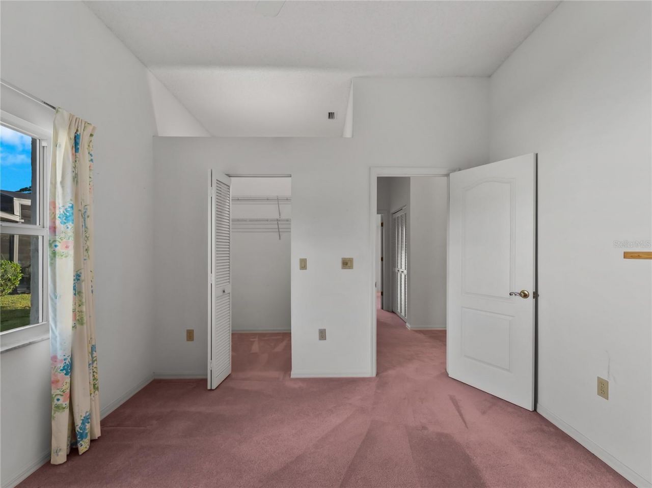 5121 Palm Aire Drive , Sarasota, FL 34243 Photo