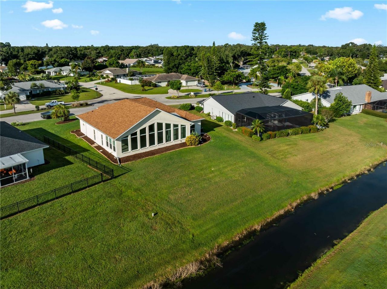 5121 Palm Aire Drive , Sarasota, FL 34243 Photo