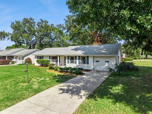 37 GORDON COURT , LEESBURG, FL 34788