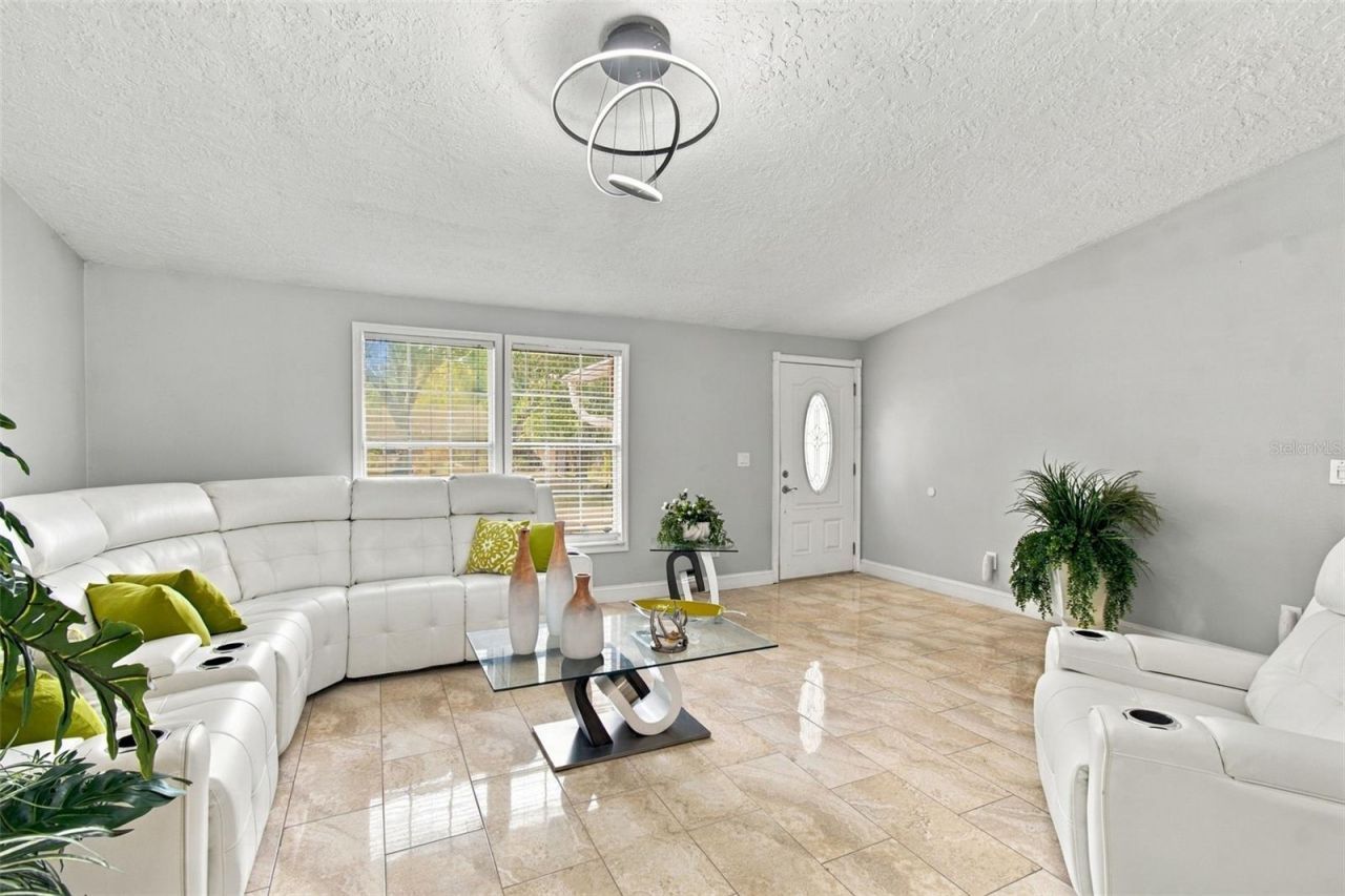 1325 Oakcrest Drive , Brandon, FL 33510 Photo