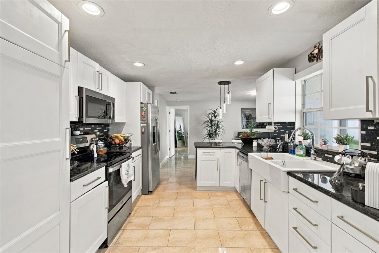 1325 Oakcrest Drive , Brandon, FL 33510 Photo