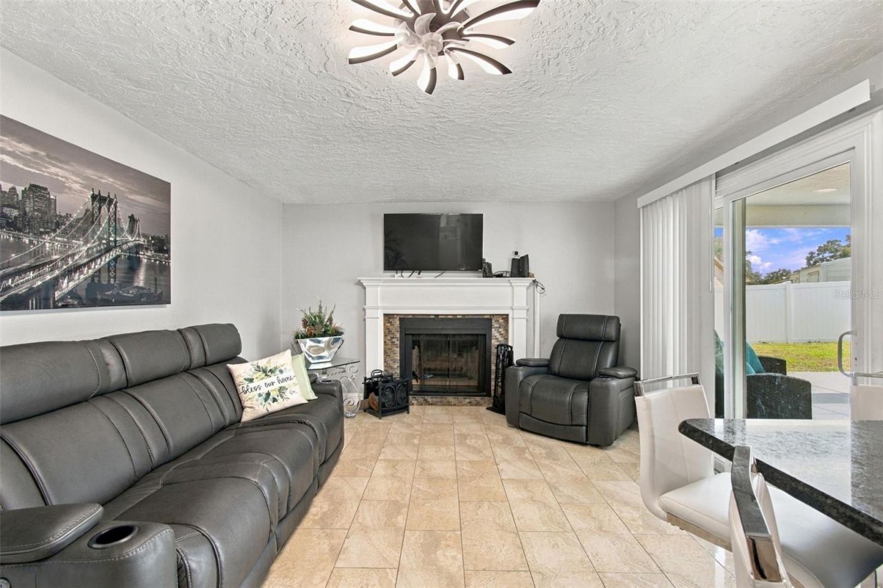1325 Oakcrest Drive , Brandon, FL 33510 Photo