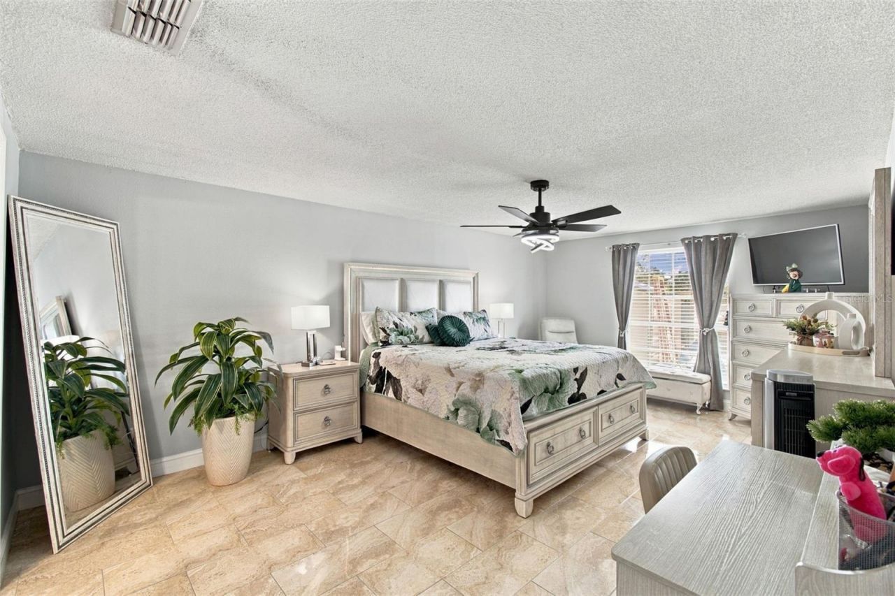 1325 Oakcrest Drive , Brandon, FL 33510 Photo
