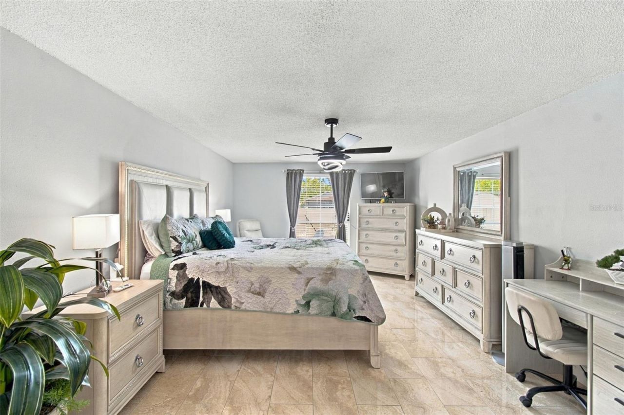 1325 Oakcrest Drive , Brandon, FL 33510 Photo