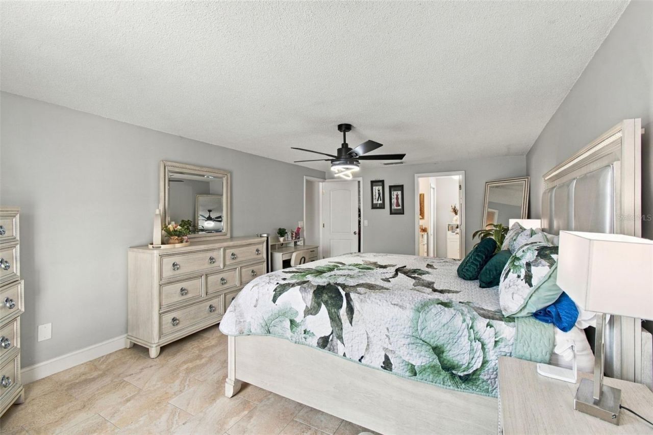 1325 Oakcrest Drive , Brandon, FL 33510 Photo