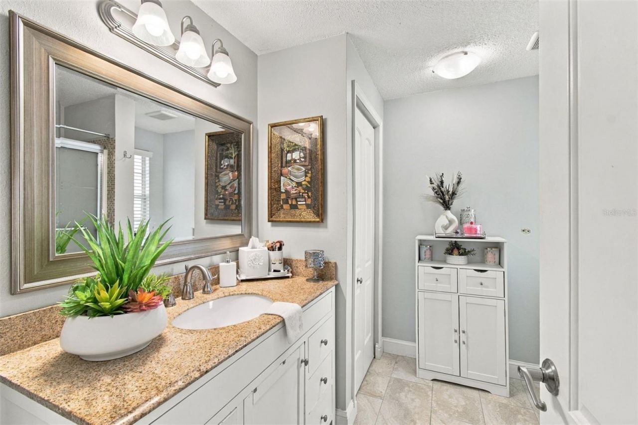 1325 Oakcrest Drive , Brandon, FL 33510 Photo