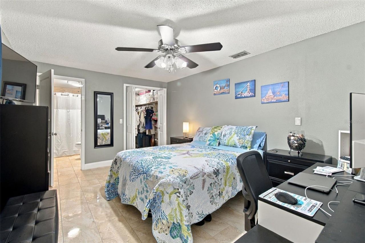 1325 Oakcrest Drive , Brandon, FL 33510 Photo