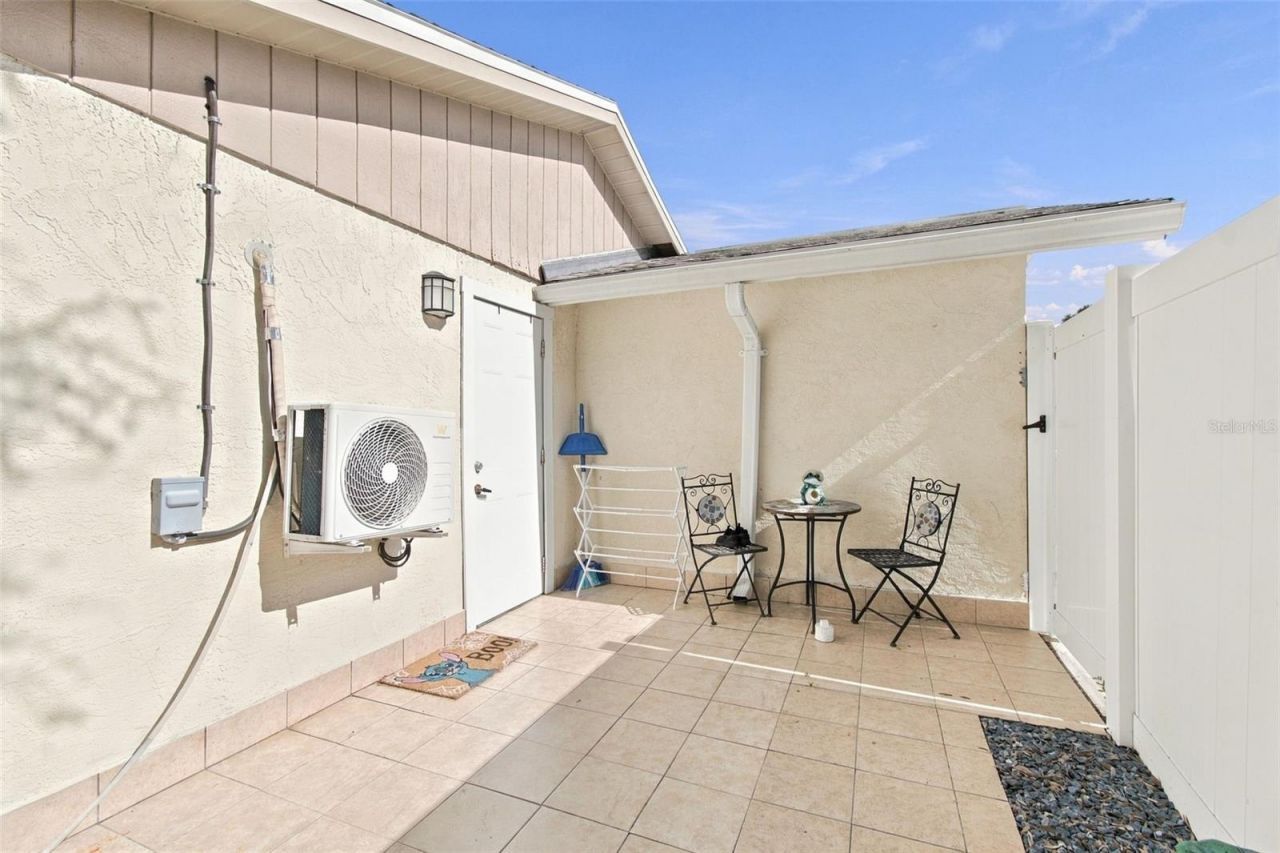 1325 Oakcrest Drive , Brandon, FL 33510 Photo