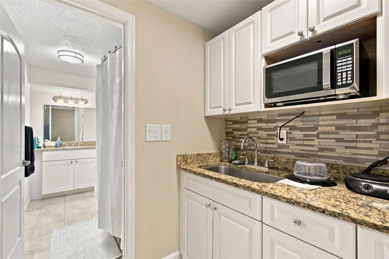 1325 Oakcrest Drive , Brandon, FL 33510 Photo