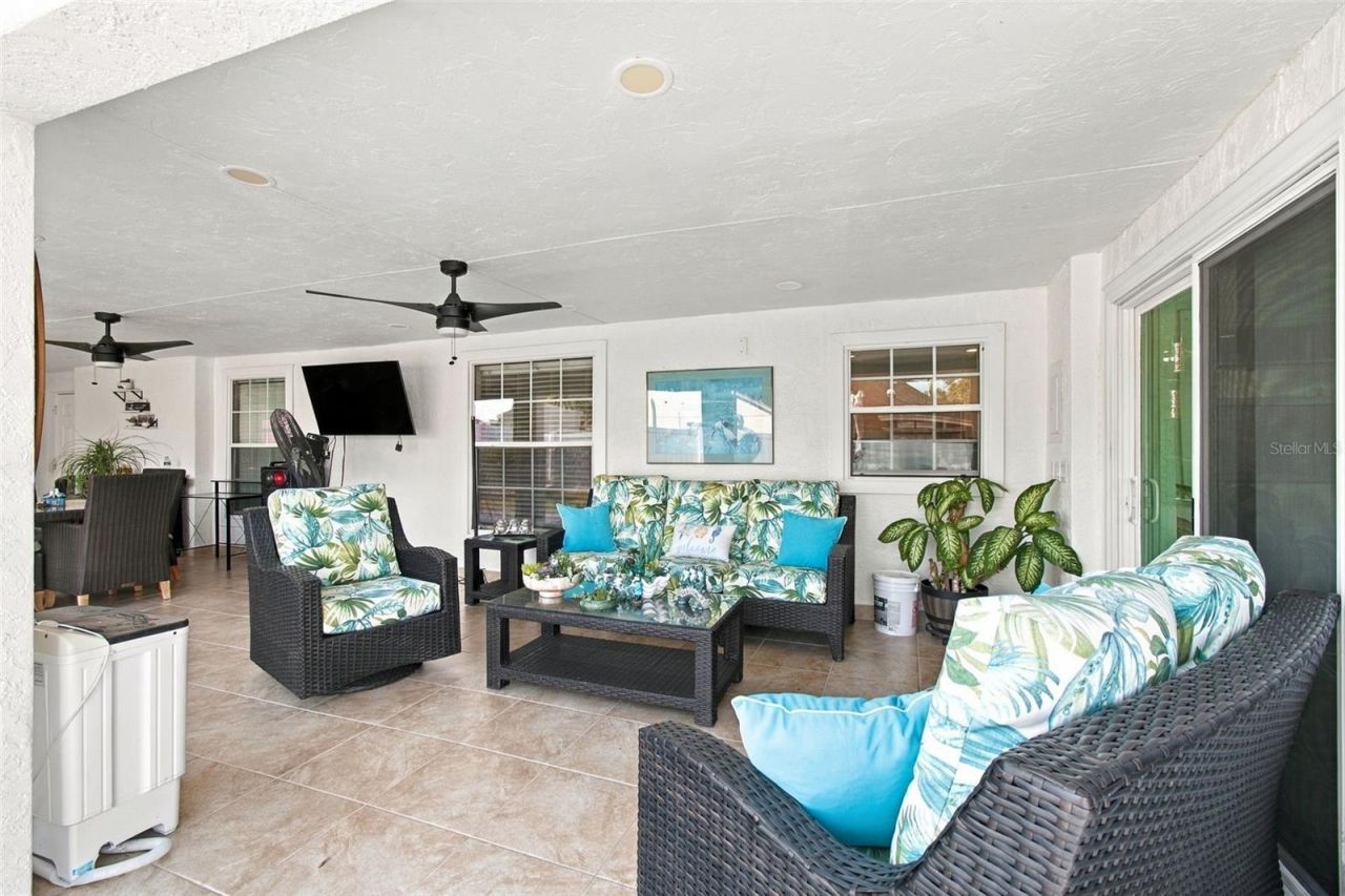 1325 Oakcrest Drive , Brandon, FL 33510 Photo