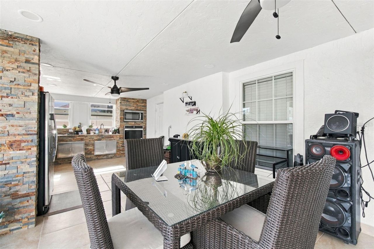 1325 Oakcrest Drive , Brandon, FL 33510 Photo