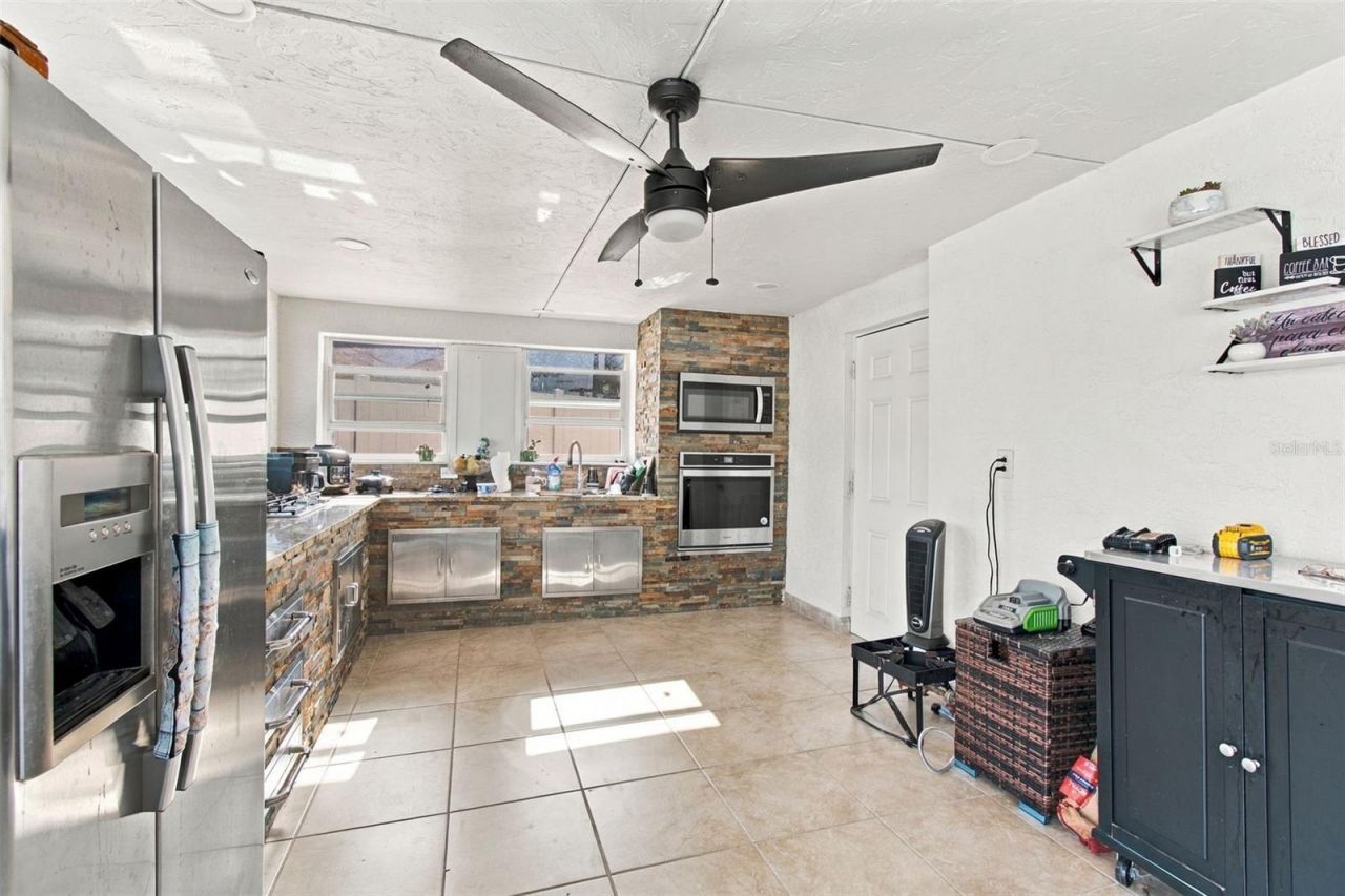 1325 Oakcrest Drive , Brandon, FL 33510 Photo