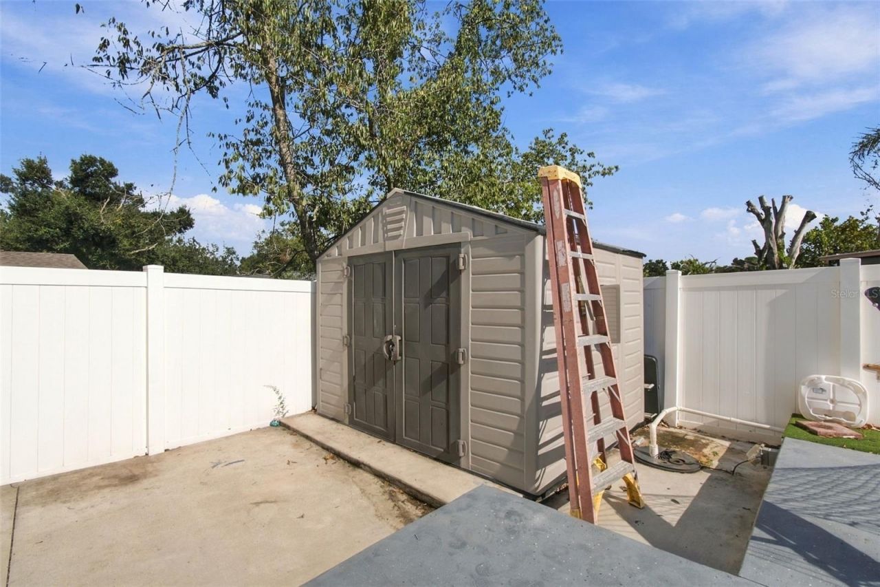 1325 Oakcrest Drive , Brandon, FL 33510 Photo