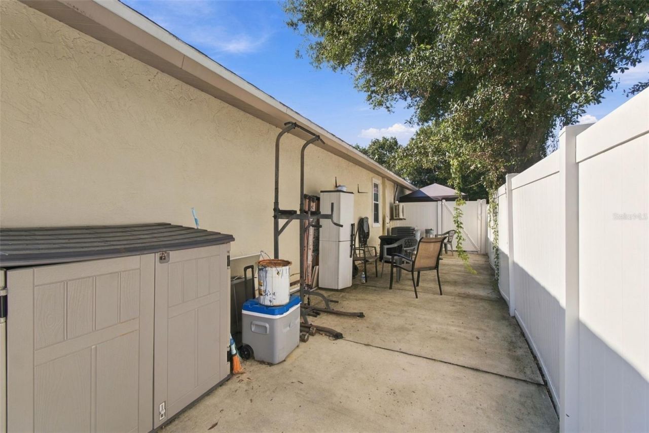1325 Oakcrest Drive , Brandon, FL 33510 Photo