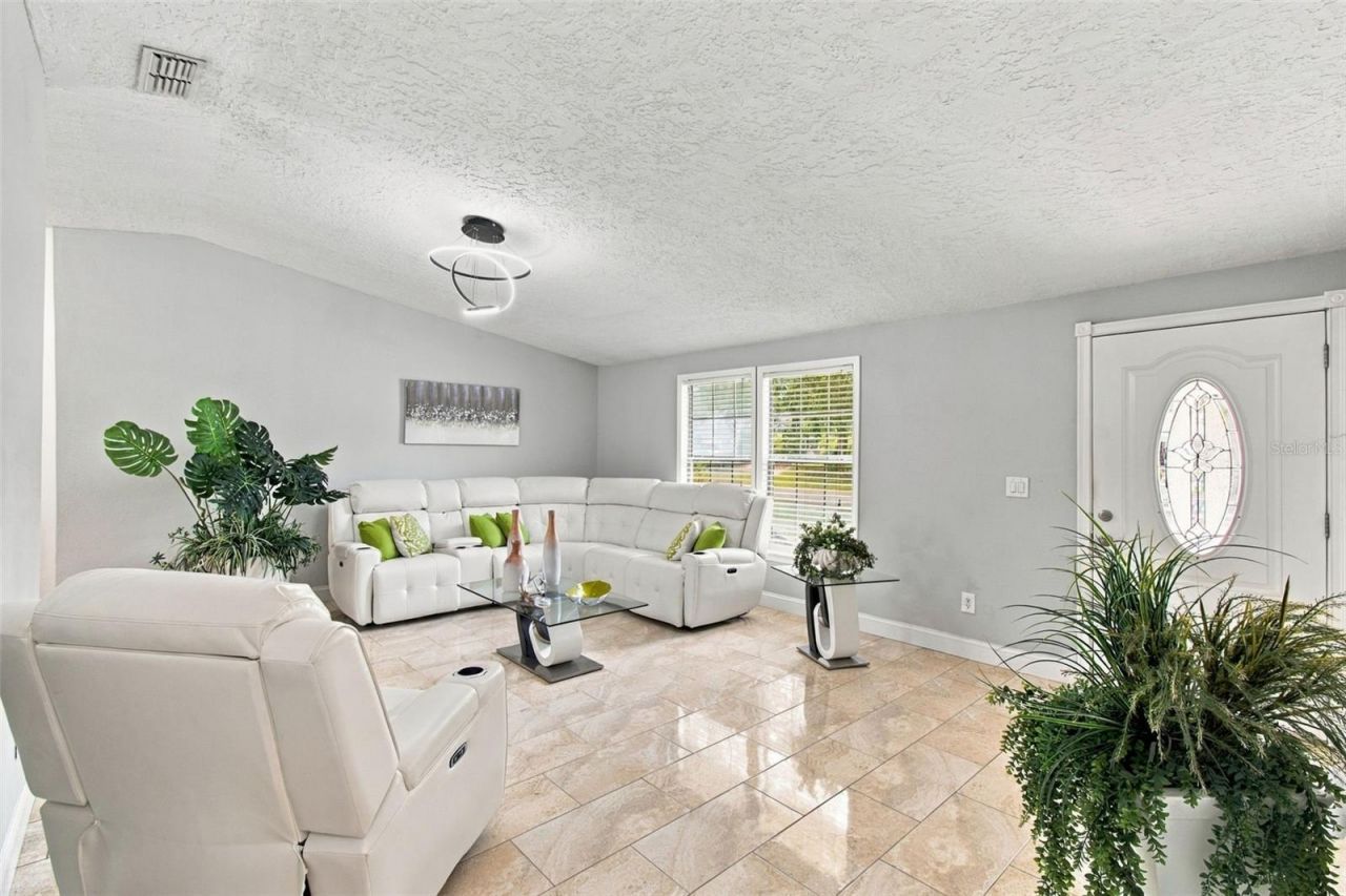 1325 Oakcrest Drive , Brandon, FL 33510 Photo
