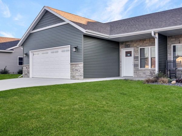 1791 Edgewood ROAD, Unit 11, Kewaskum, WI 53040