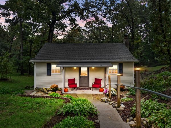 N6830 Tippecanoe Trl, Sugar Creek, WI 53121