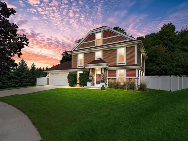 914 Durango Dr, Hartford, WI 53027