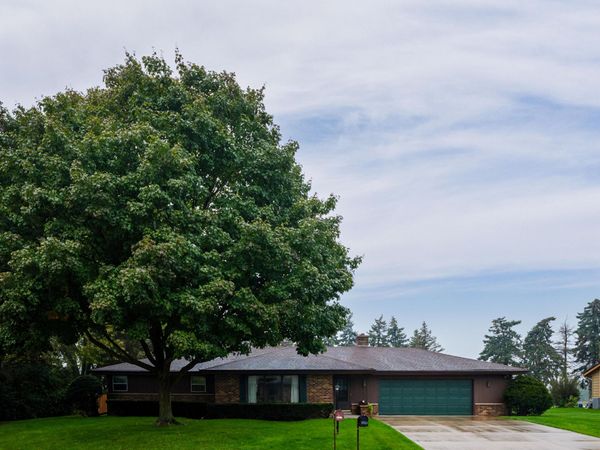 7716 105th Ave, Pleasant Prairie, WI 53158